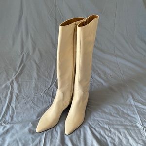 Calvin Klein Nolina Boots in White Leather, Size 8.5